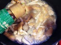 丸子鱼腐菌菇煲的做法步骤11